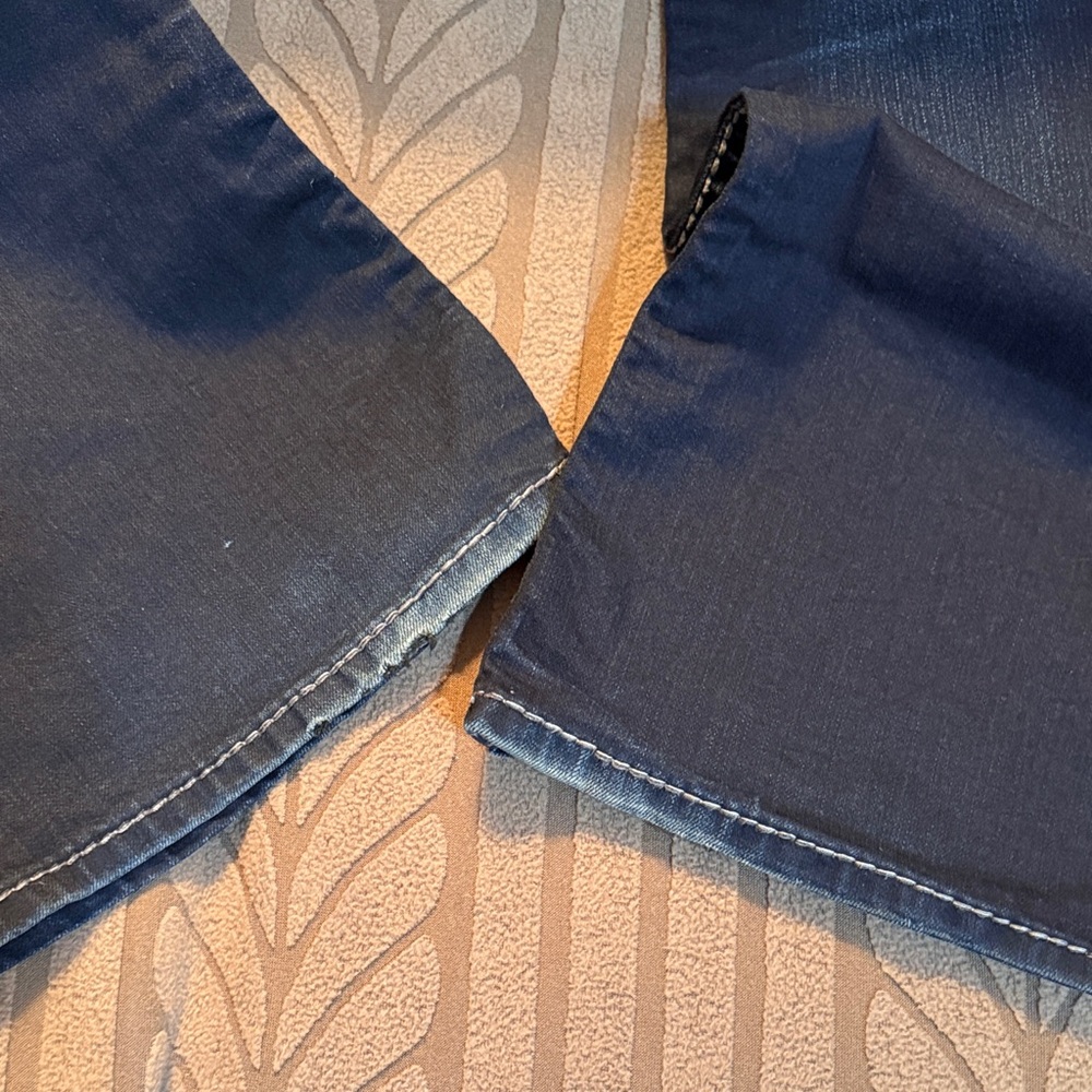 Silver Suki Jeans Dark Blue Boot Cut Denim - Picture 9 of 16
